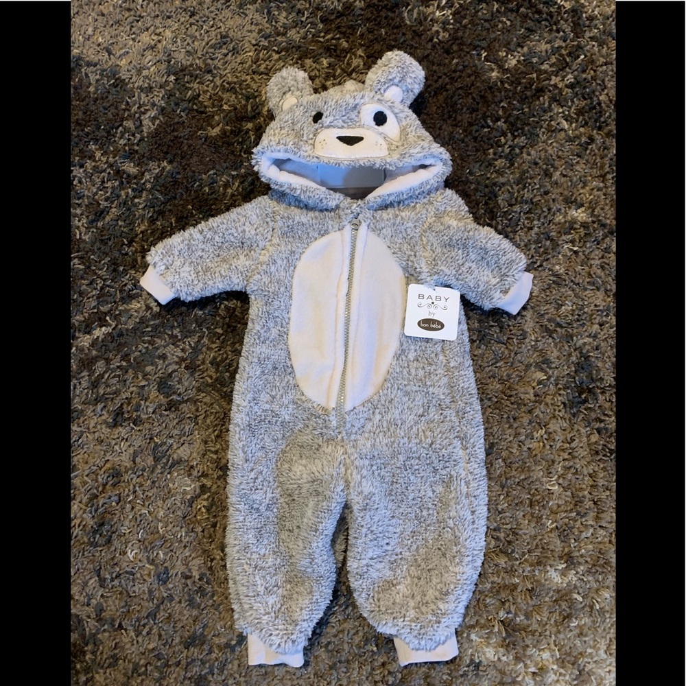 Bon Bébé gray body suit with bear hood